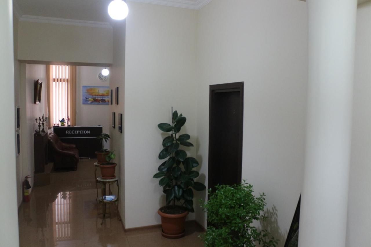 Отель Hotel Albatros Батуми-23